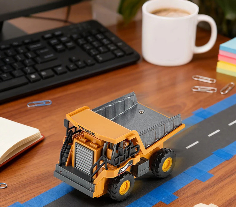 Дитячий самоскид на радіокеруванні RC 555-102 зі світлом та звуком, керування через додаток